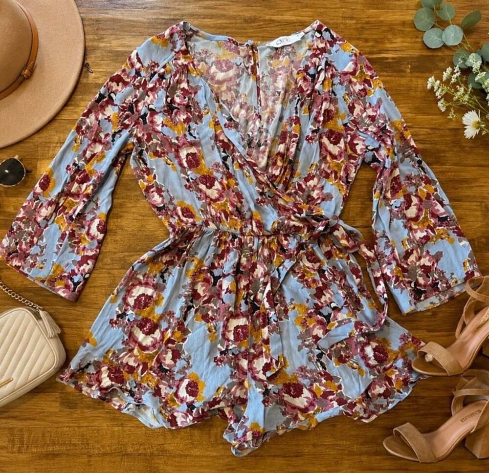 Astr The Label Floral Romper Size M (y)